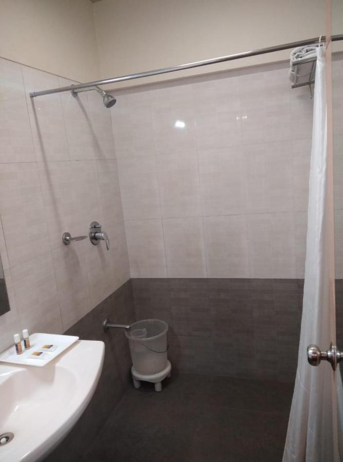 Hotel Crn Canary Bangalore Extérieur photo