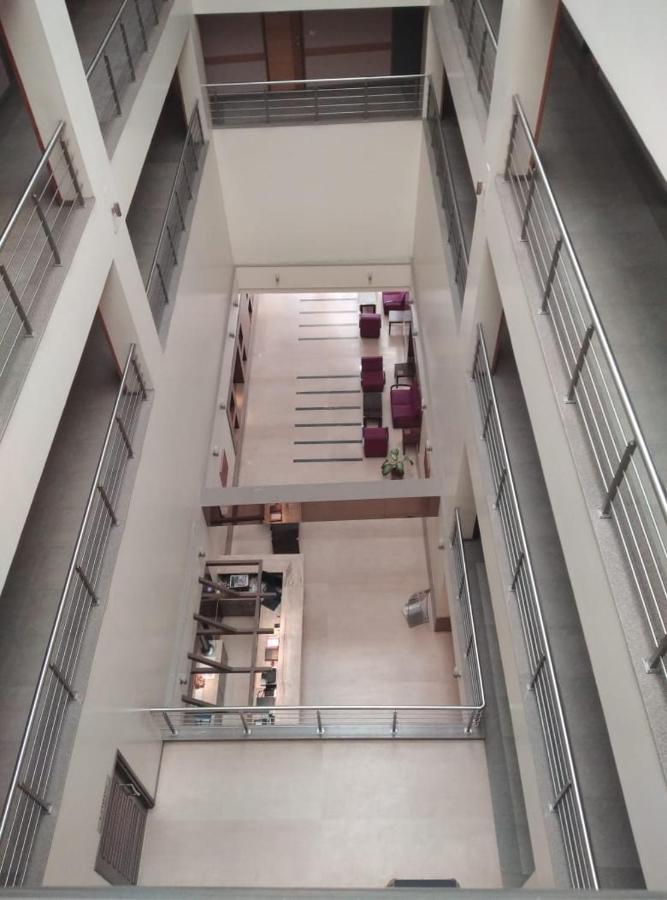 Hotel Crn Canary Bangalore Extérieur photo