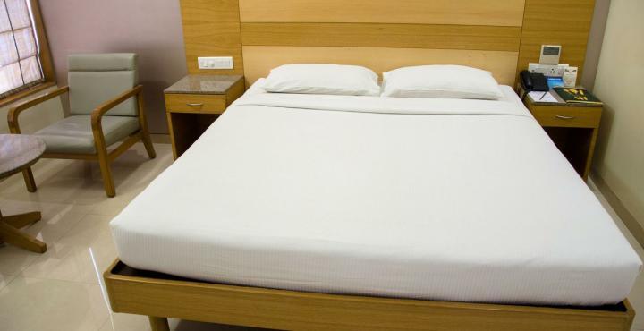 Hotel Crn Canary Bangalore Extérieur photo